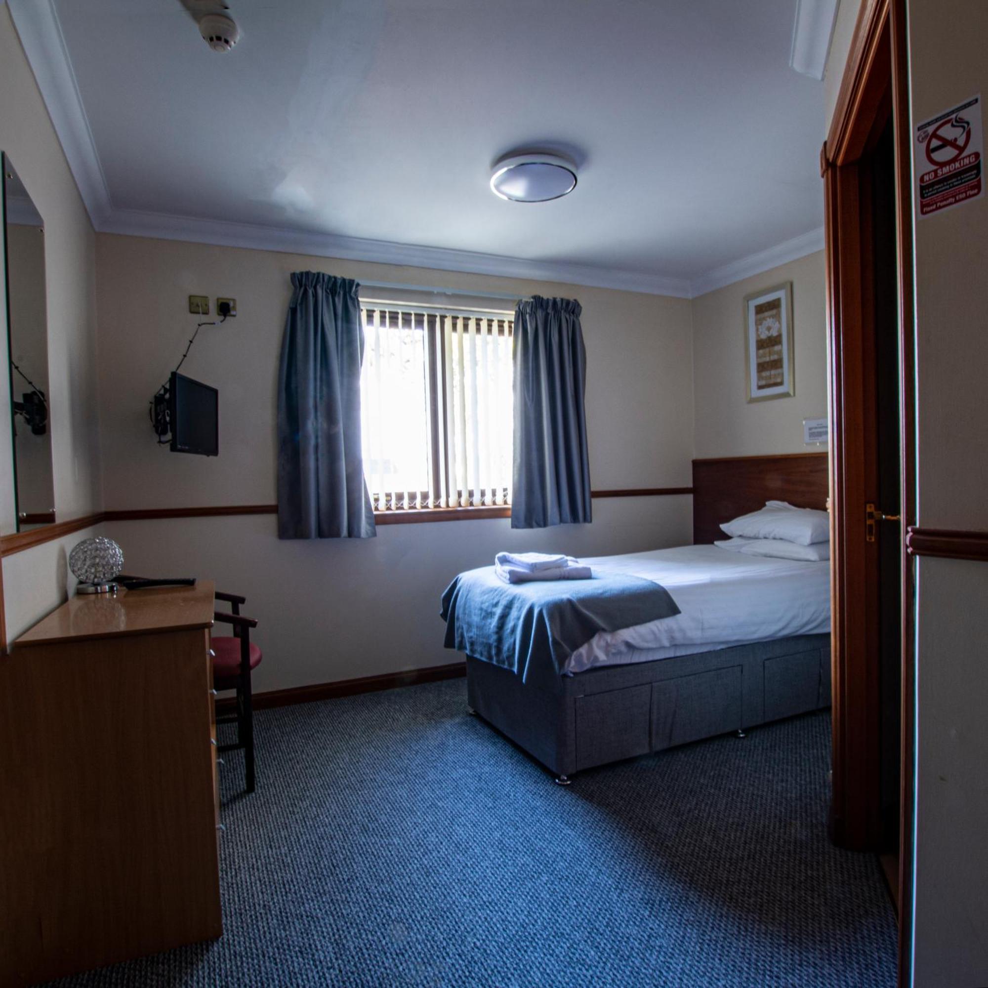 Findlay'S Hotel Fraserburgh Exterior photo